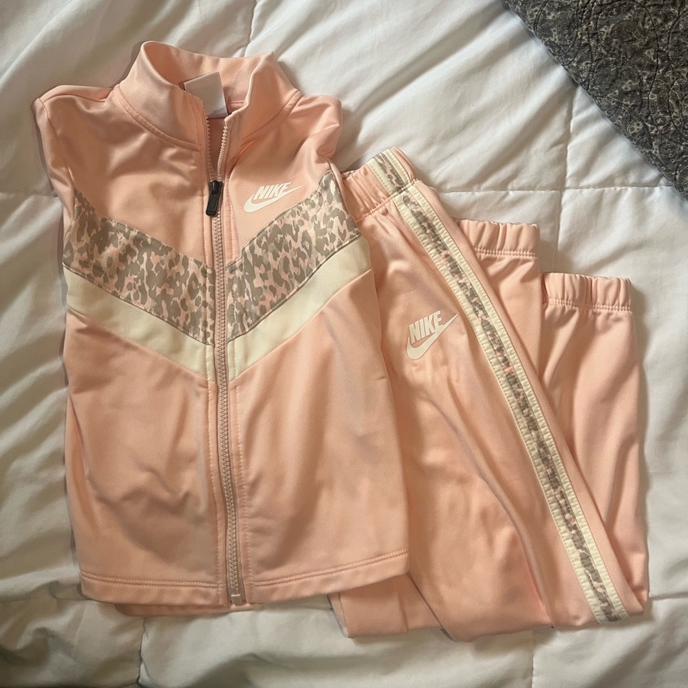 Nike Light Pink Zip-Up Jacket and pants. Tracksuit for girls.